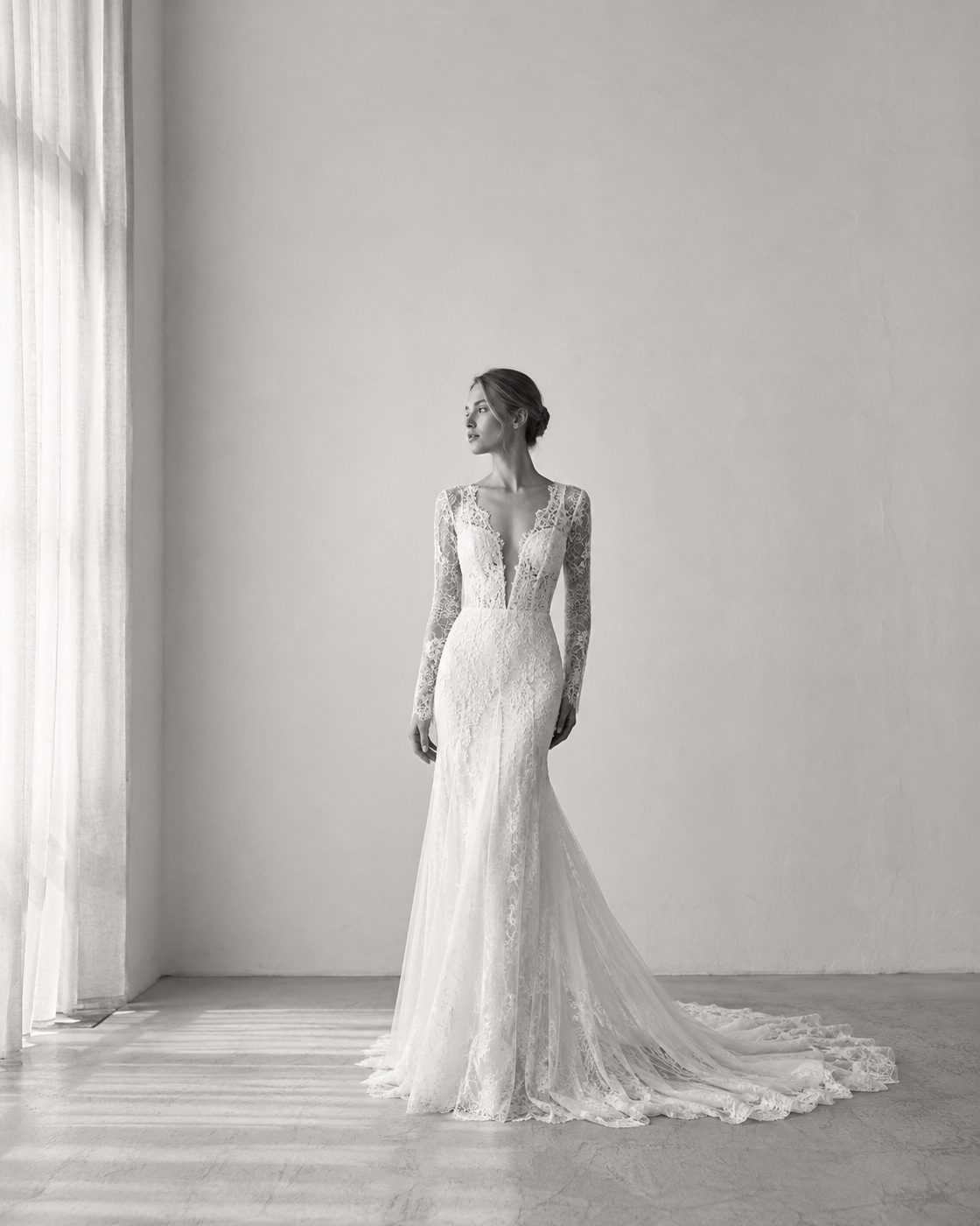 Spitzen-Brautkleid mit langen Ärmeln, auf Mass gefertigt, Atelier Rikelmys